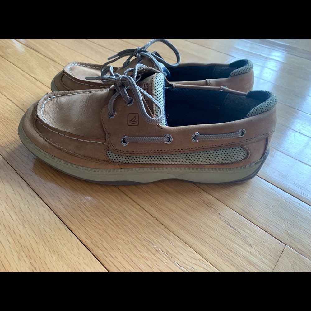 Boys' Sperry Lanyard Boat Shoes in Tan/Navy